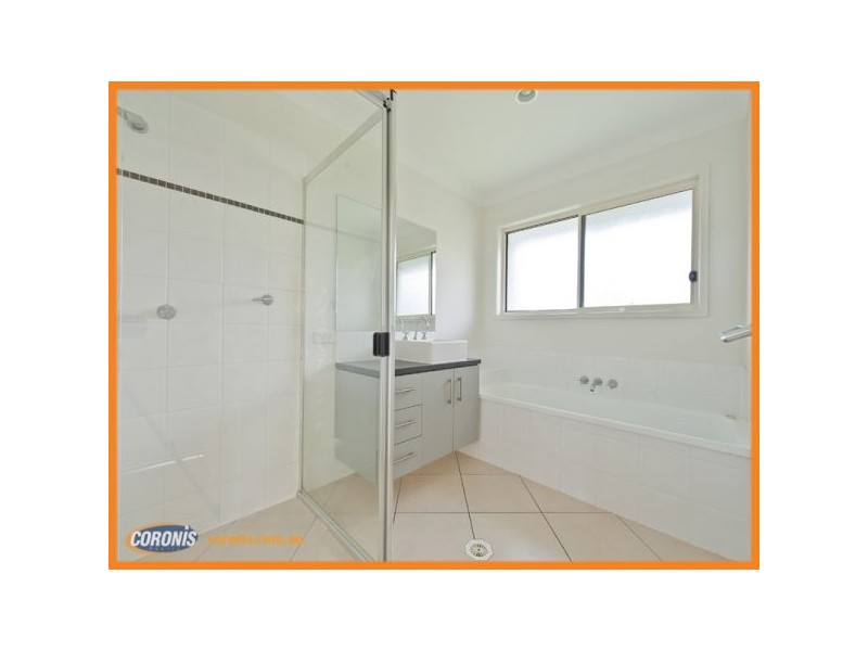 9 Sailaway Court, Coomera Waters QLD 4209