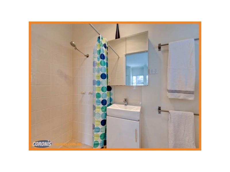 18 Ross Street, Ningi QLD 4511
