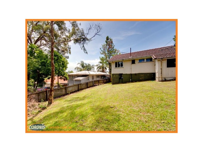 316 Kitchener Road, Stafford Heights QLD 4053