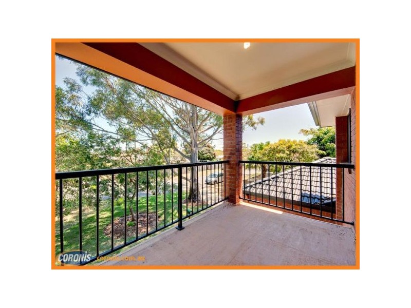 1 Brighton Street, Woody Point QLD 4019