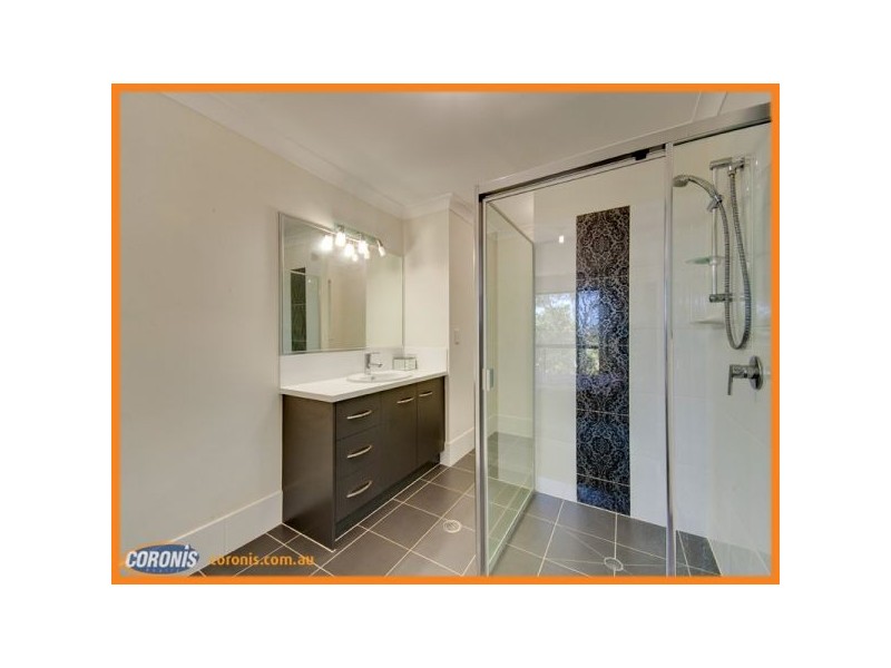 1 Brighton Street, Woody Point QLD 4019