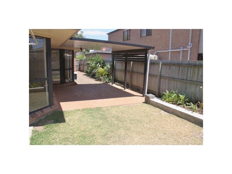 11 Bond Place, Carindale QLD 4152