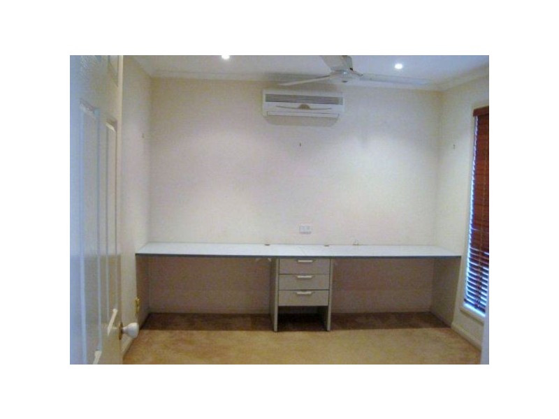 11 Bond Place, Carindale QLD 4152