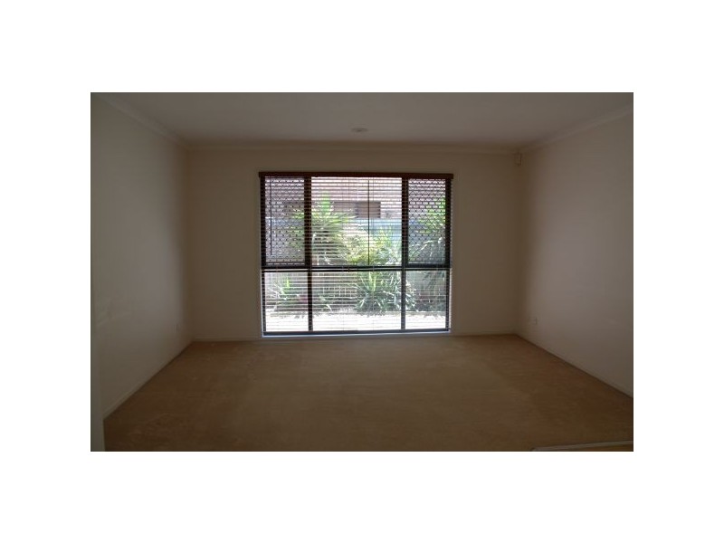 11 Bond Place, Carindale QLD 4152