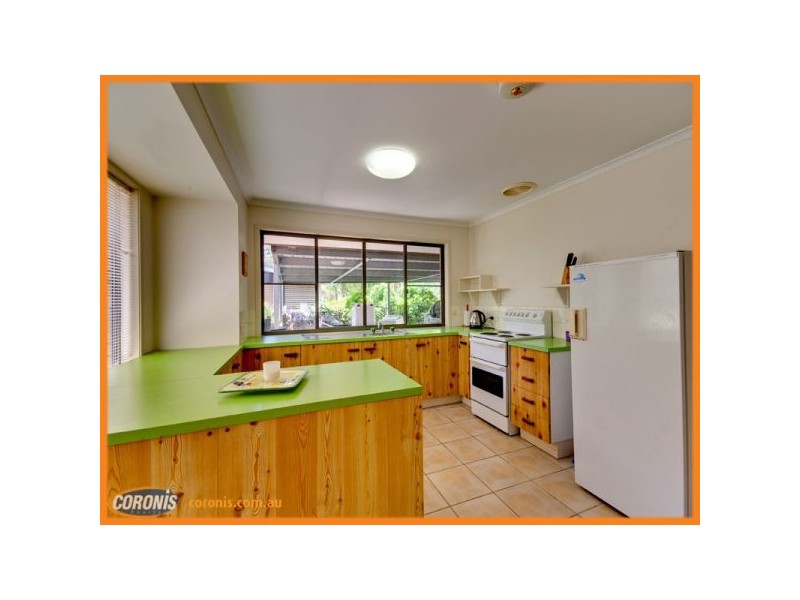 8 Tarawill Crescent, Ferny Hills QLD 4055