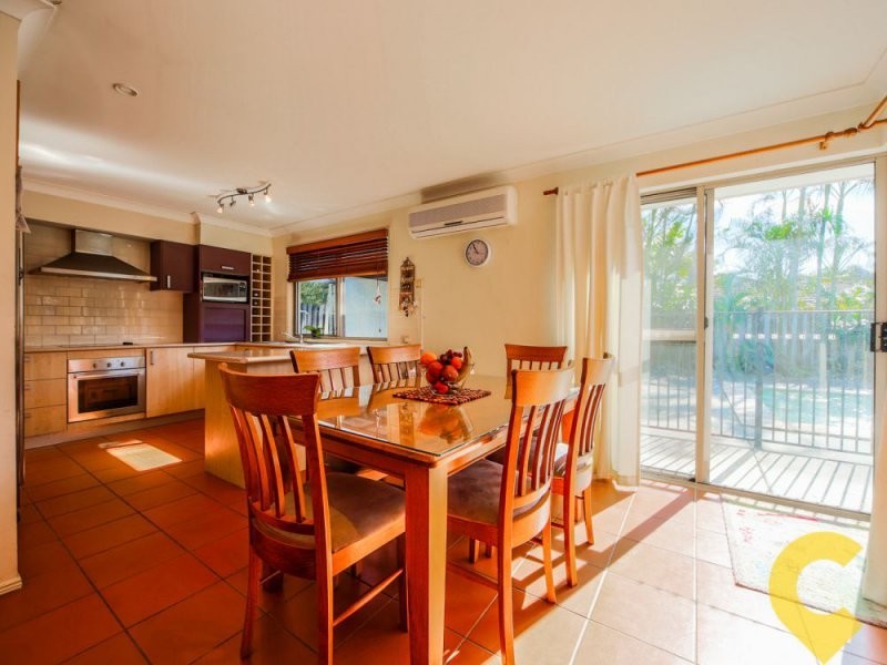 42A Sickle Ave, Hope Island QLD 4212