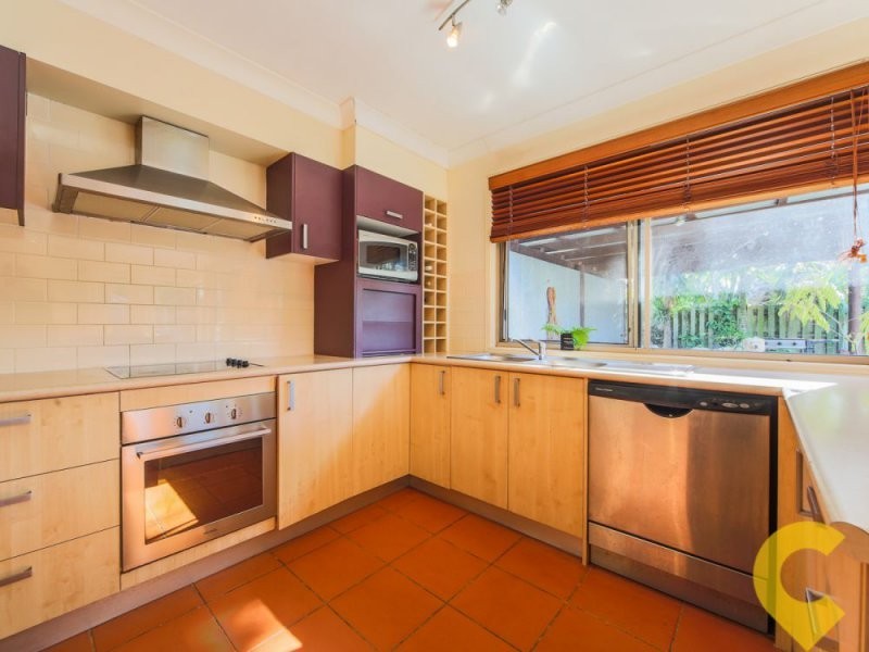 42A Sickle Ave, Hope Island QLD 4212