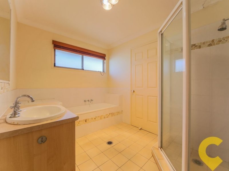 42A Sickle Ave, Hope Island QLD 4212