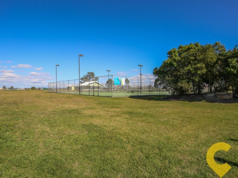 42A Sickle Ave, Hope Island QLD 4212