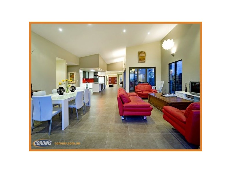 1 Windward Way, Jacobs Well QLD 4208