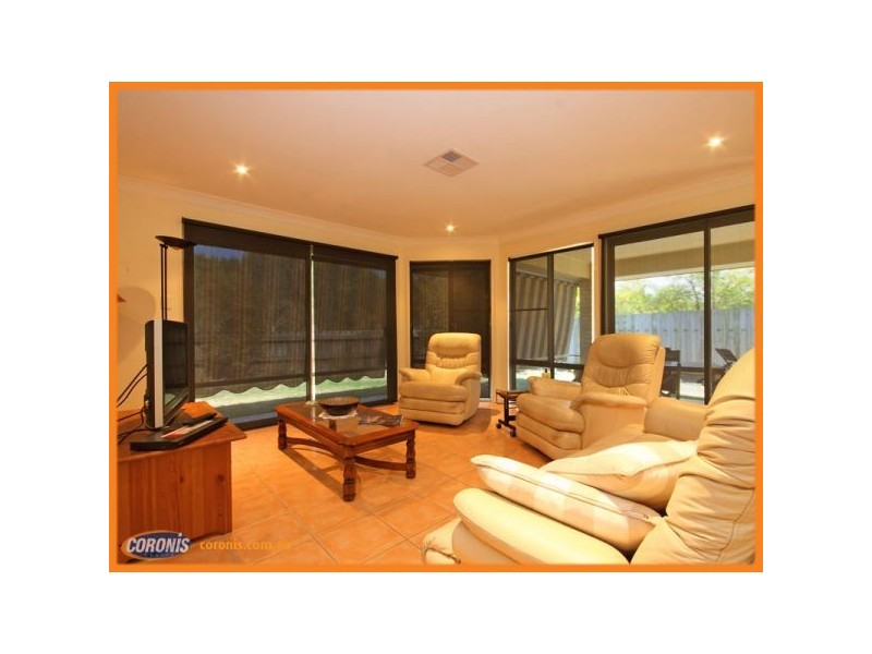 1 Kalamunda Street, North Lakes QLD 4509