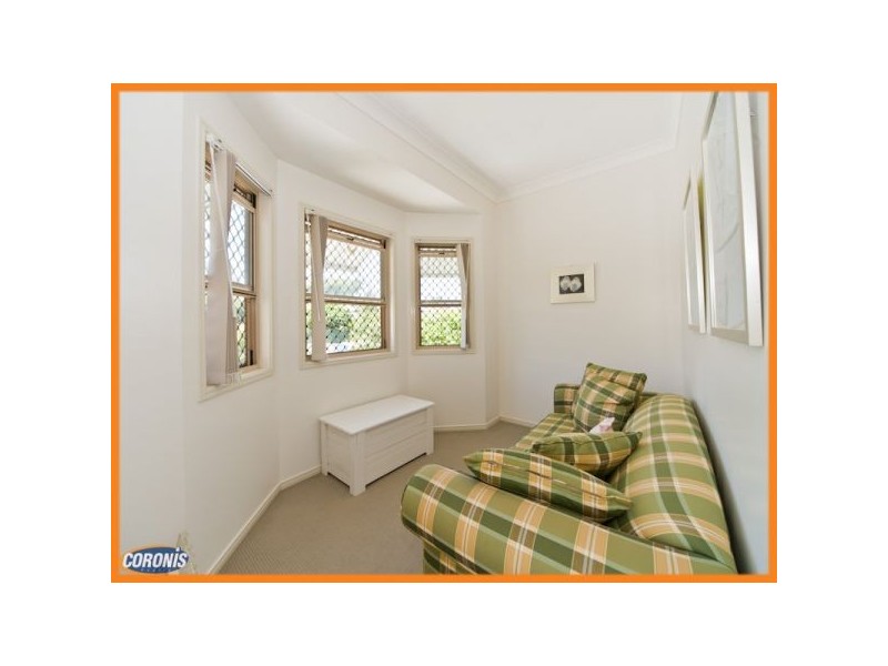 69 Stella Street, Holland Park QLD 4121