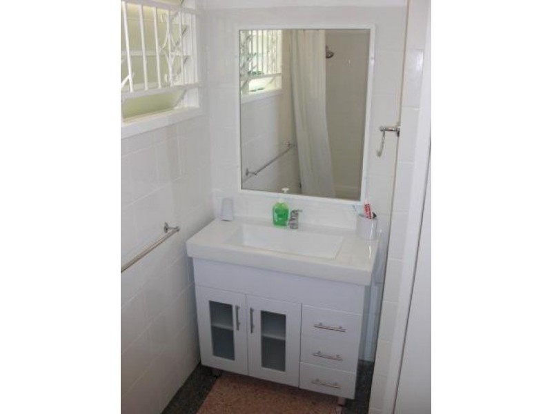 33 Sarina Street, Stafford Heights QLD 4053