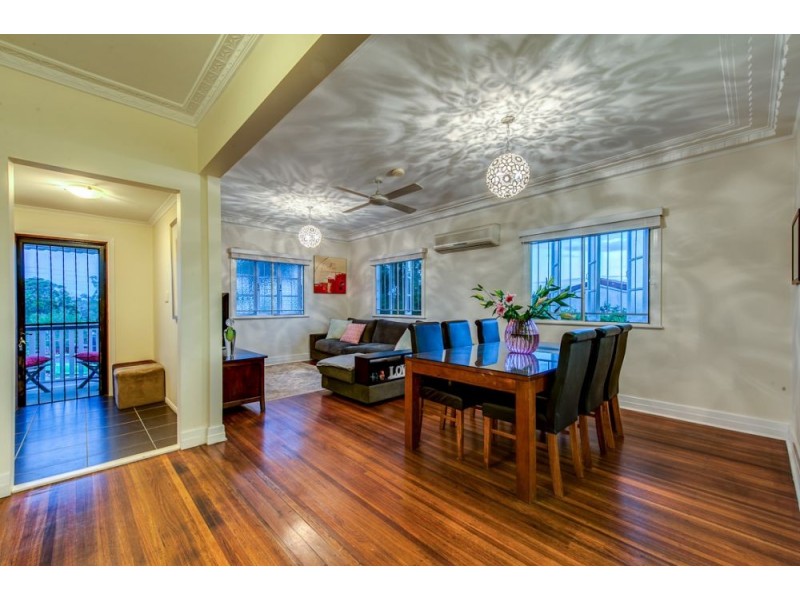 8 Farnell Street, Chermside QLD 4032