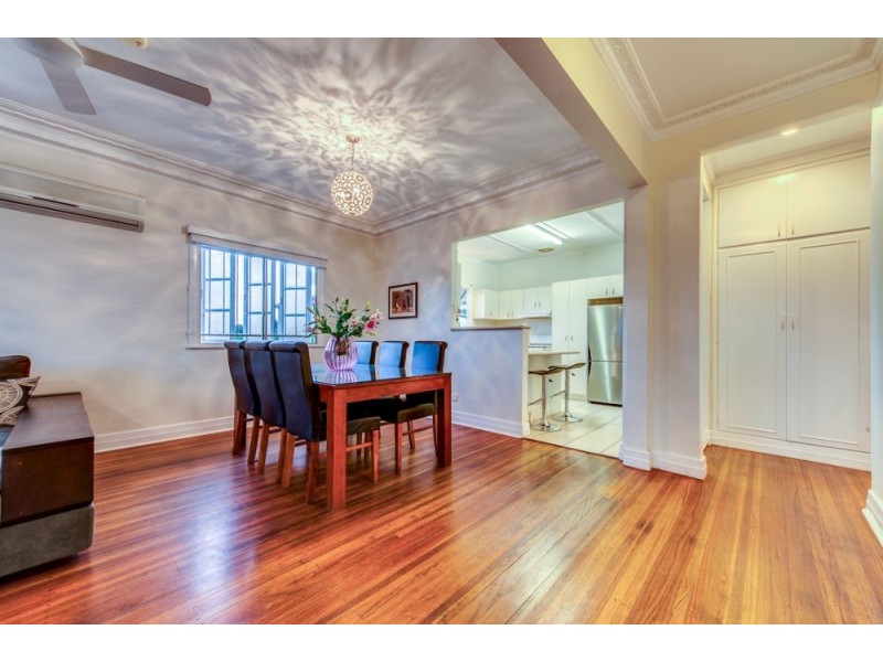 8 Farnell Street, Chermside QLD 4032