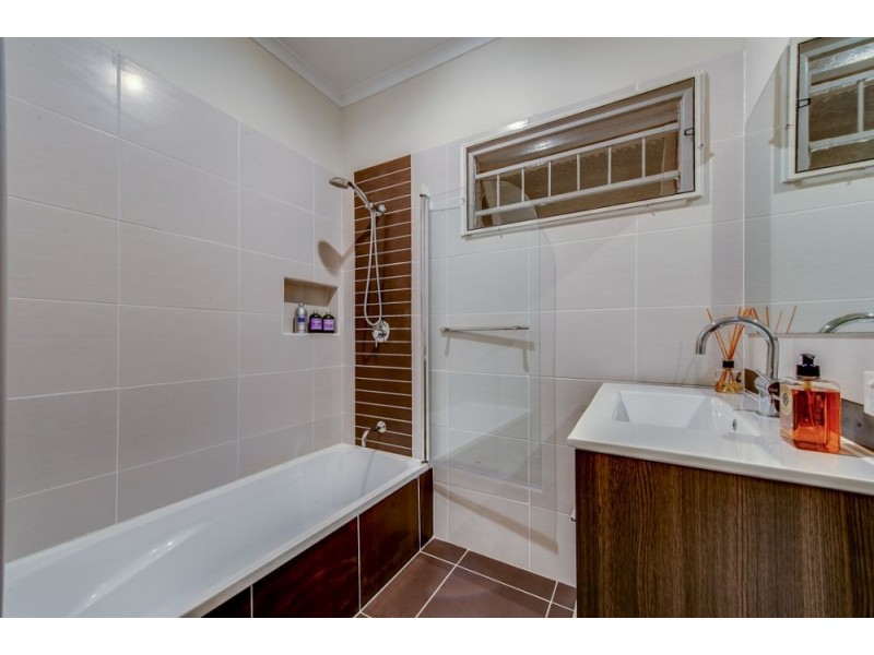 8 Farnell Street, Chermside QLD 4032