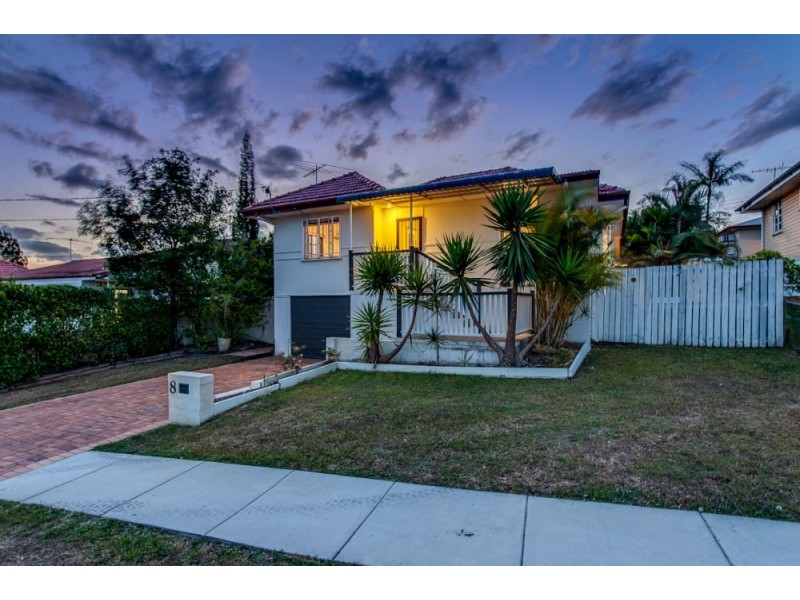 8 Farnell Street, Chermside QLD 4032