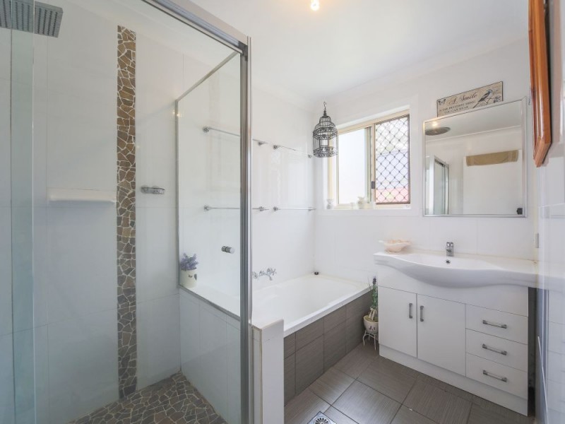 9 Trade Winds Drive, Helensvale QLD 4212