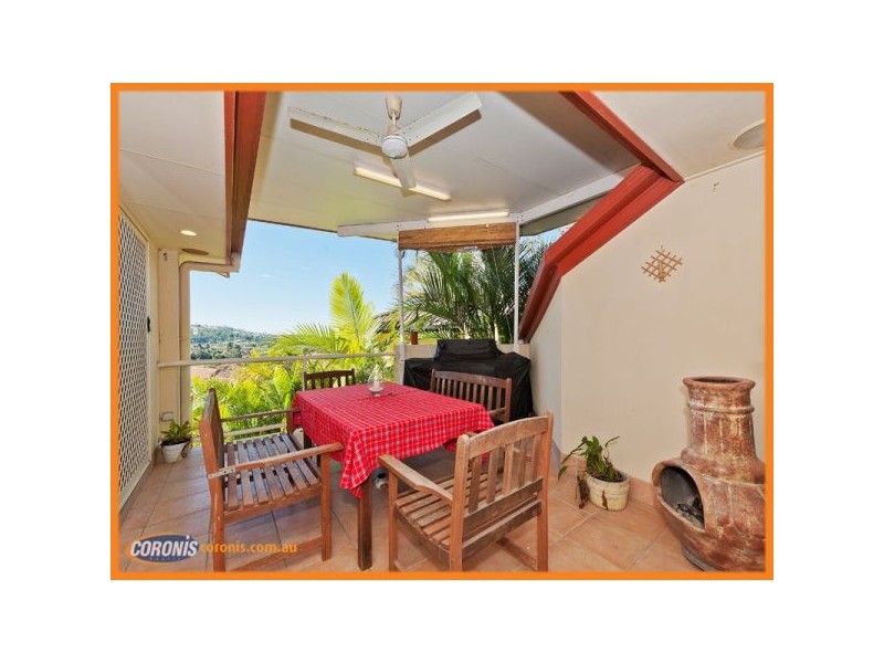 8 Woodward Lane, Pacific Pines QLD 4211