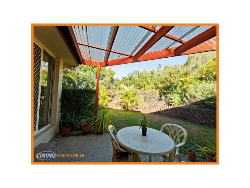 8 Woodward Lane, Pacific Pines QLD 4211