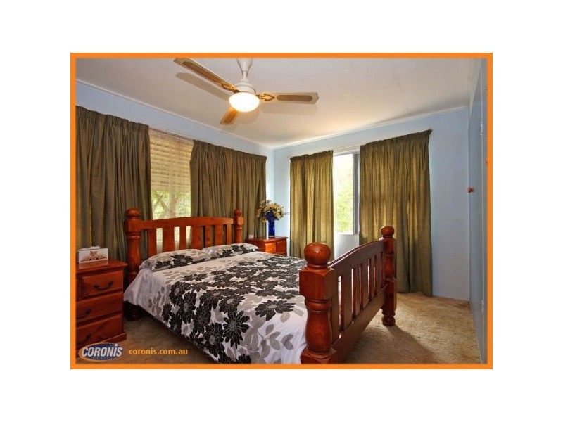 35 Gowen Street, Shorncliffe QLD 4017