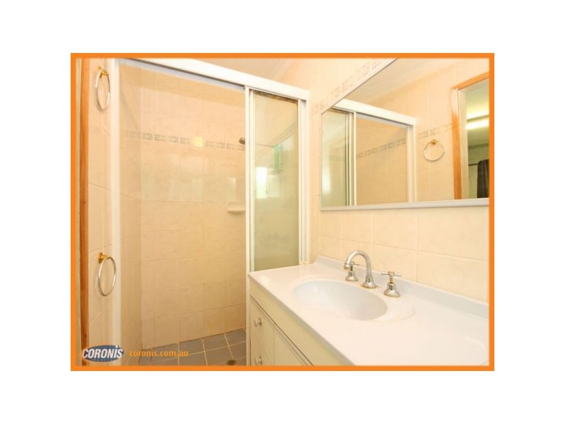 35 Gowen Street, Shorncliffe QLD 4017