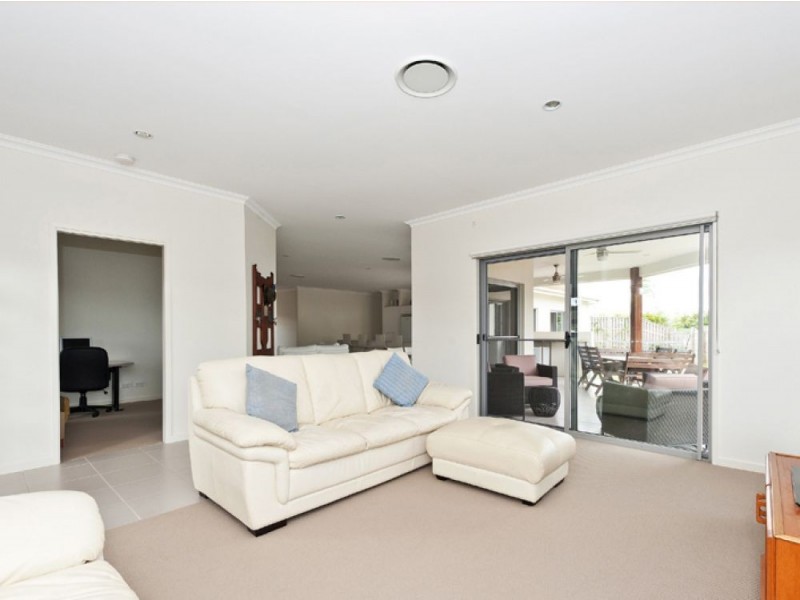 2 Cherry Court, Coomera QLD 4209