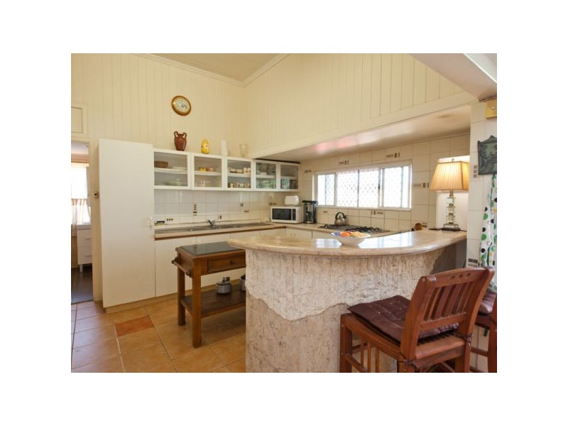 11 Park Road, Wooloowin QLD 4030