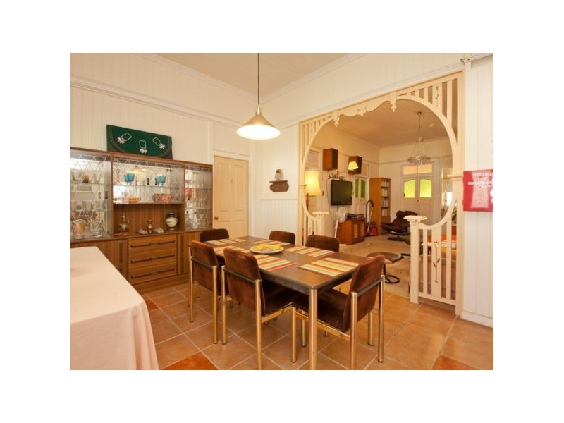 11 Park Road, Wooloowin QLD 4030