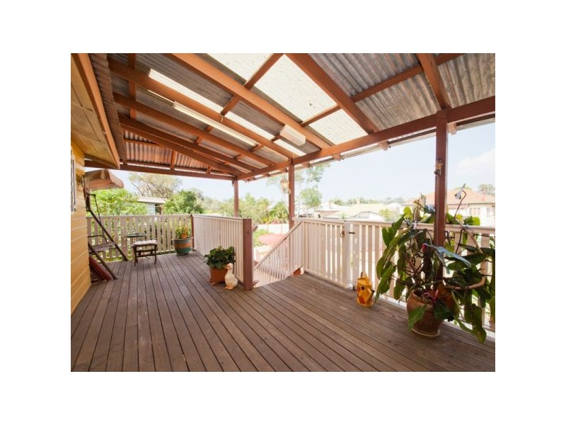 11 Park Road, Wooloowin QLD 4030