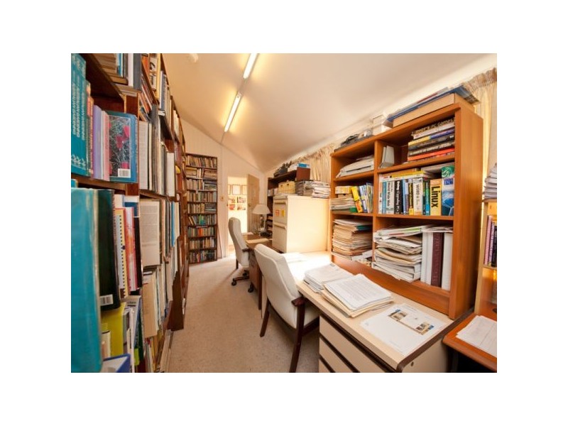 11 Park Road, Wooloowin QLD 4030