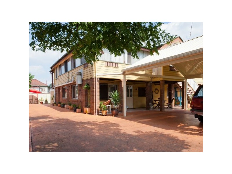 11 Park Road, Wooloowin QLD 4030