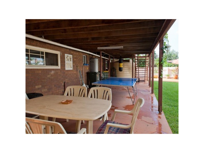 11 Park Road, Wooloowin QLD 4030