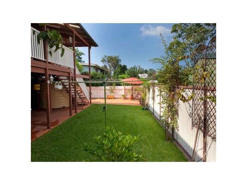 11 Park Road, Wooloowin QLD 4030