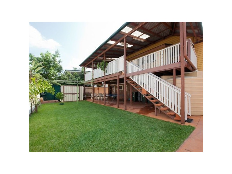11 Park Road, Wooloowin QLD 4030