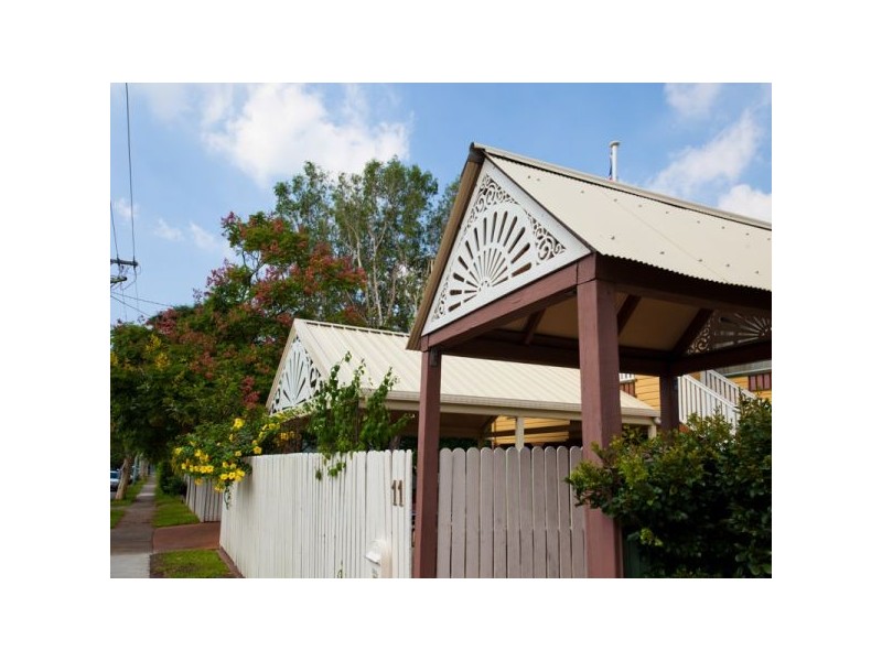 11 Park Road, Wooloowin QLD 4030