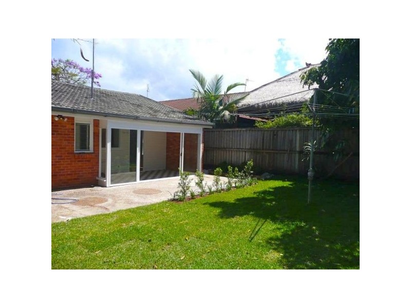 19 Norfolk Avenue, Surfers Paradise QLD 4217