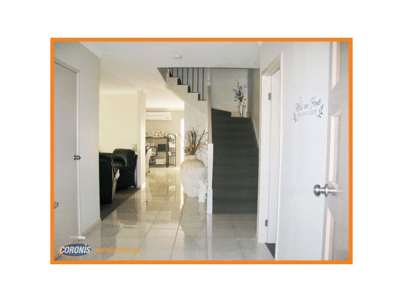 37 Riverside Tce, Windaroo QLD 4207