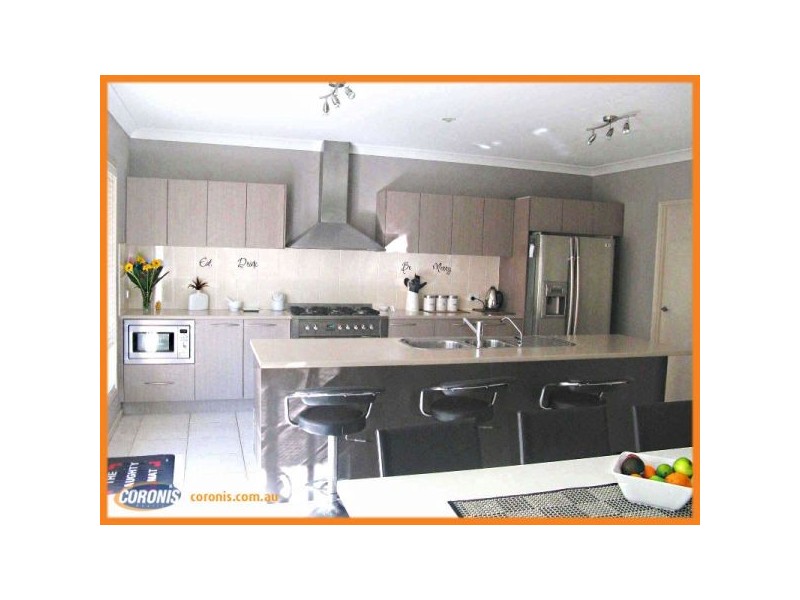 37 Riverside Tce, Windaroo QLD 4207