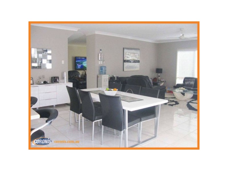 37 Riverside Tce, Windaroo QLD 4207
