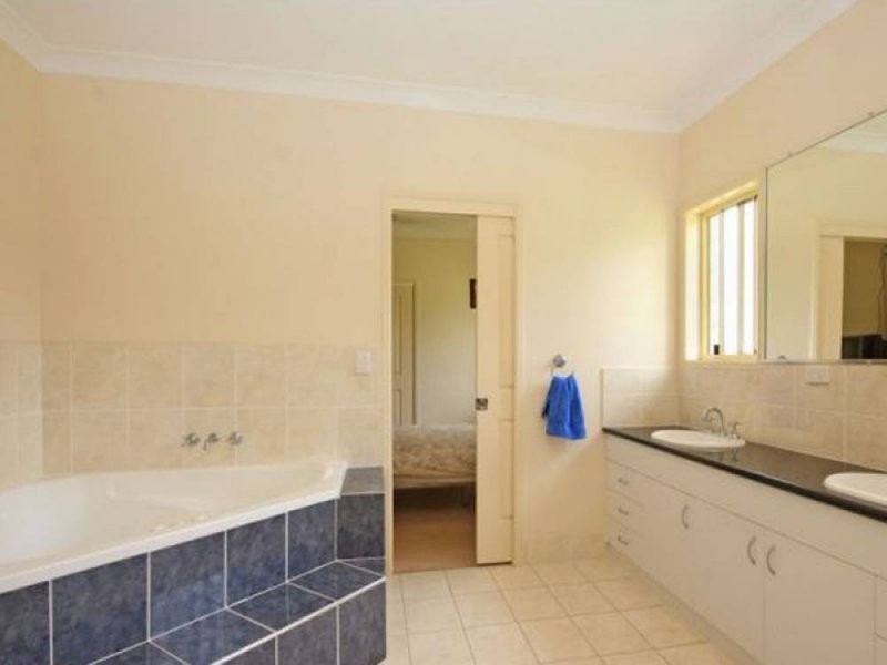 813 Old Gympie Road, Elimbah QLD 4516