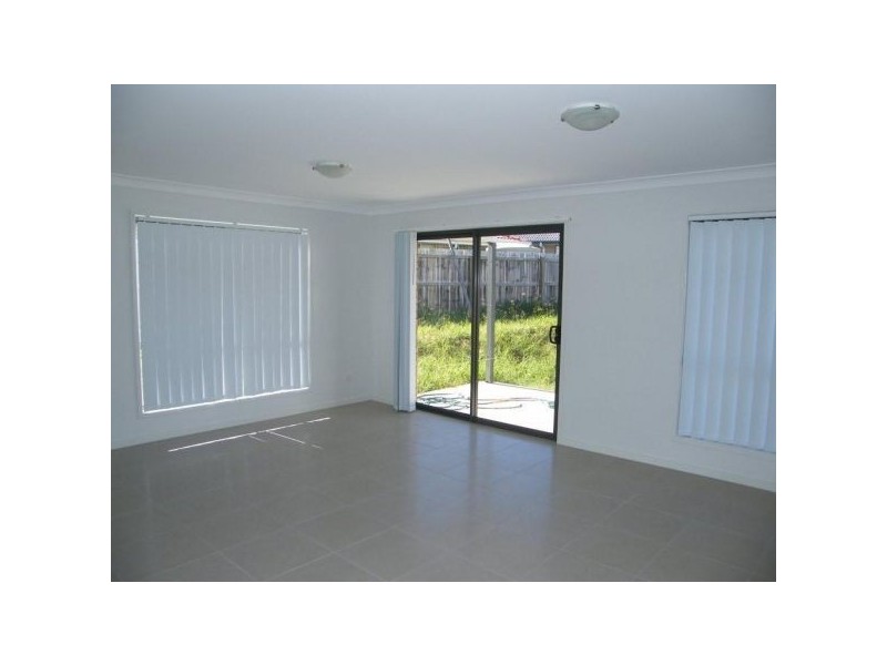 1/4 Sugarglider Court, Morayfield QLD 4506