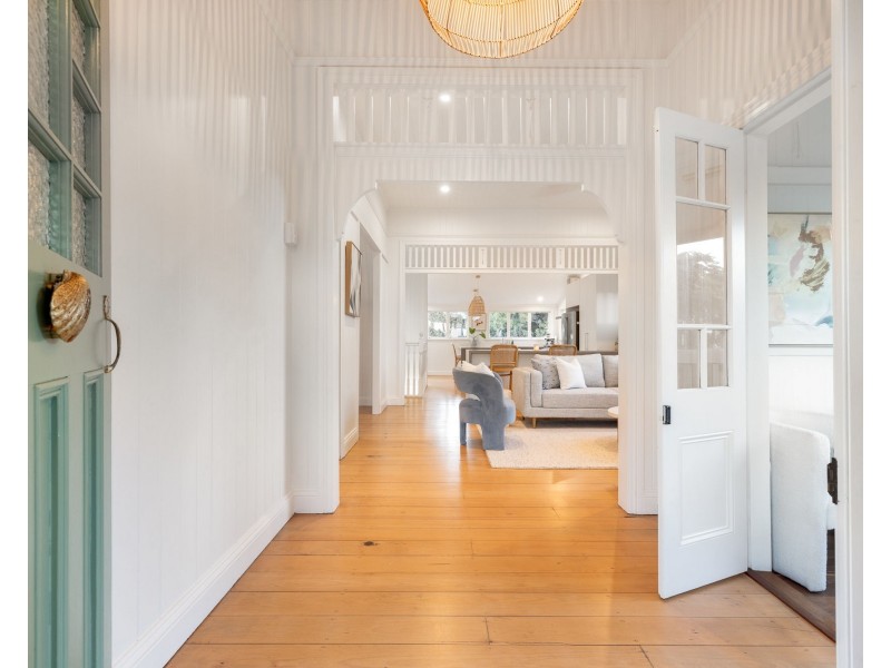 15 Anzac Avenue, Sandgate QLD 4017