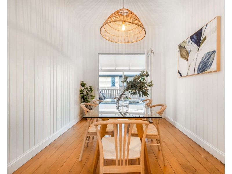 15 Anzac Avenue, Sandgate QLD 4017