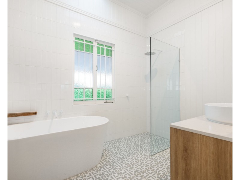 15 Anzac Avenue, Sandgate QLD 4017