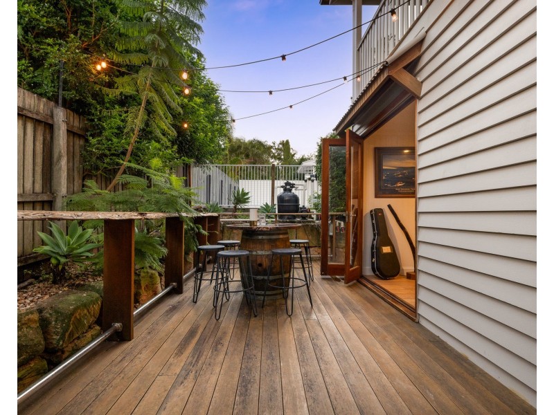 15 Anzac Avenue, Sandgate QLD 4017