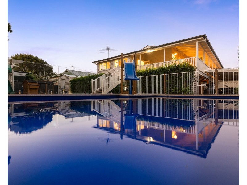 15 Anzac Avenue, Sandgate QLD 4017