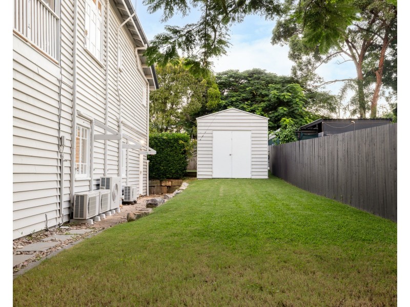 15 Anzac Avenue, Sandgate QLD 4017
