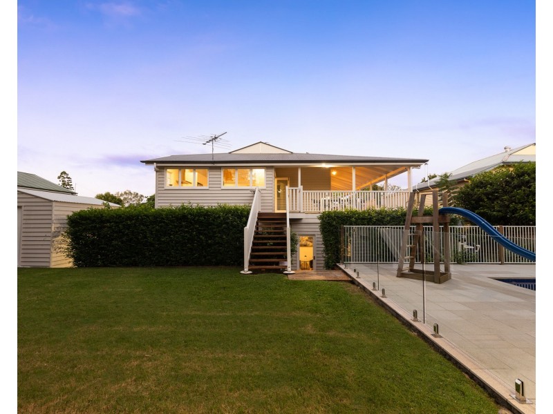 15 Anzac Avenue, Sandgate QLD 4017