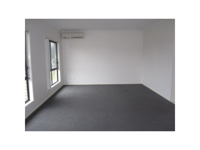 33 Riverbend Crescent, Morayfield QLD 4506